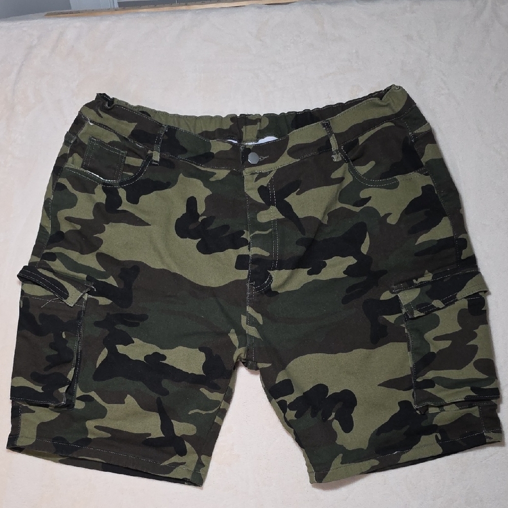 Men's‎ Green Camouflage Cargo Shorts Size 4XL